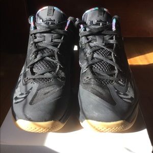 Lebron 11 Low Black Gum